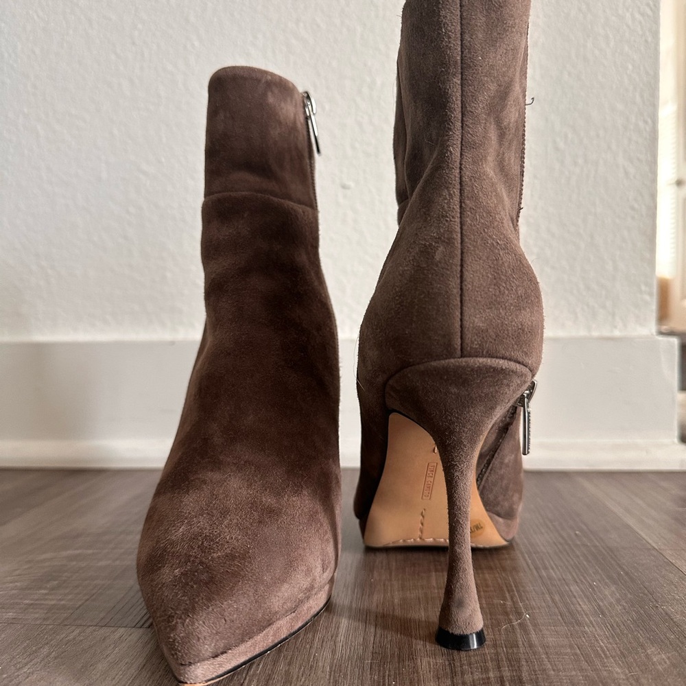 Vince Camuto Brown Heeled Boots Suede Ankle